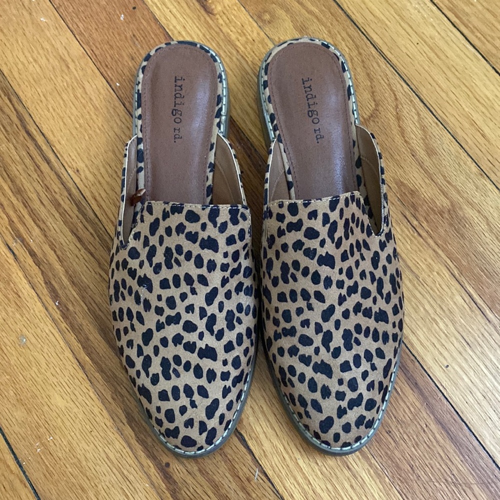 Leopard print mules